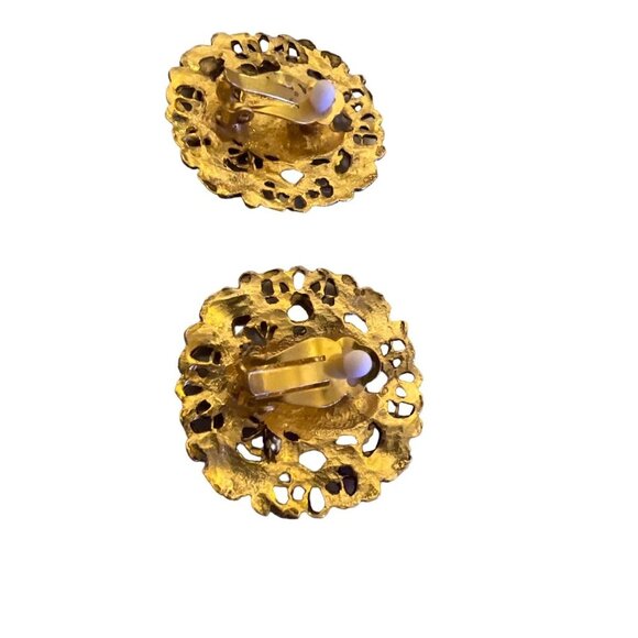 Gold Tone Clipon Earrings Vintage Family Crest Style - Picture 3 of 5